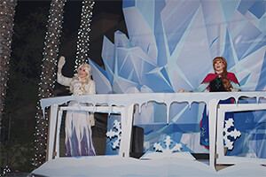Frozen Platform Scene Drive