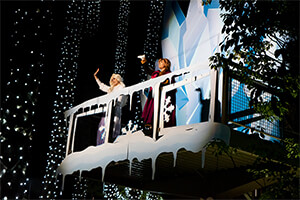 Frozen Platform Scene Drive