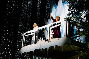 Frozen Platform Scene Drive