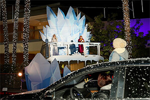 Frozen Platform Scene Drive